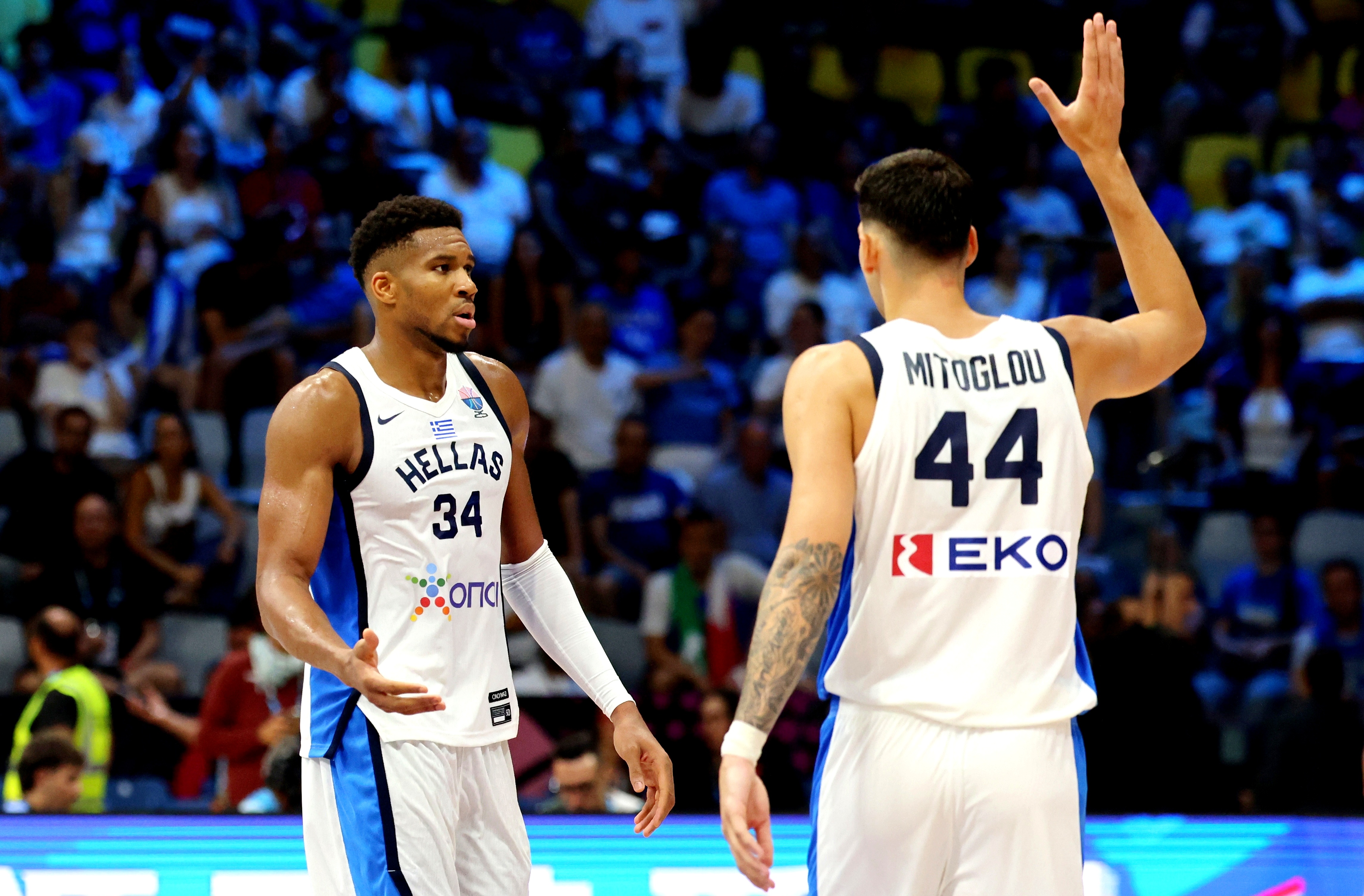 关于里程碑夜明尼苏达森林狼遗憾出局；德国杯国际比赛日刷纪录；媒体盛赞；年轻球员得到机会的信息